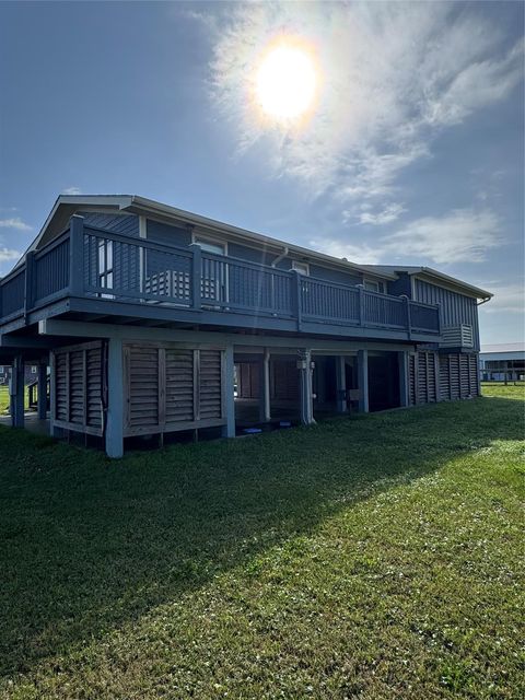 Photo of 989 Alberdie Drive, Crystal Beach, TX 77650 (MLS # 95340043)