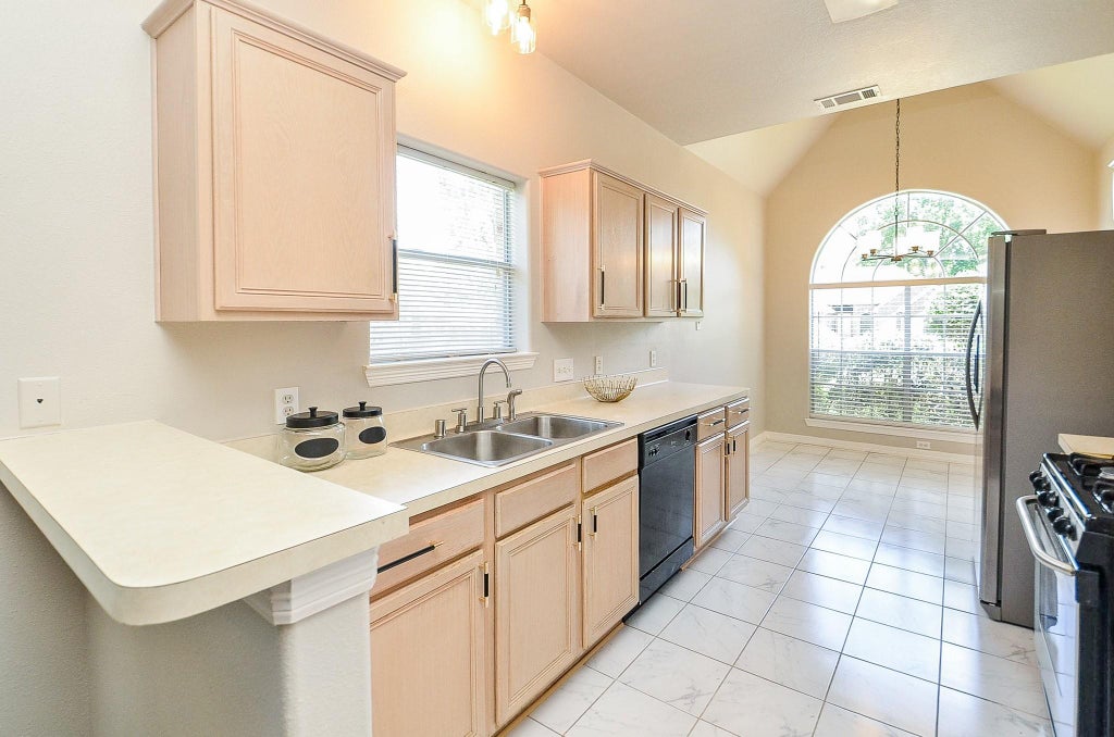 Photo of 6146 Rocky Nook Drive, Houston, TX 77396 (MLS # 11229754)