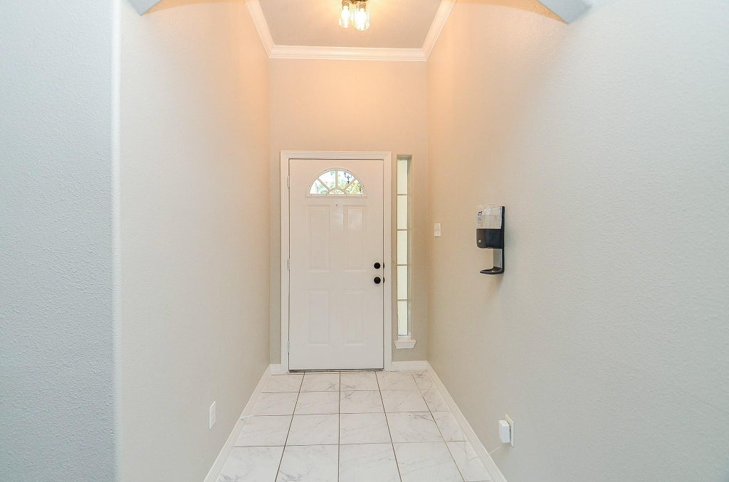 Photo of 6146 Rocky Nook Drive, Houston, TX 77396 (MLS # 11229754)