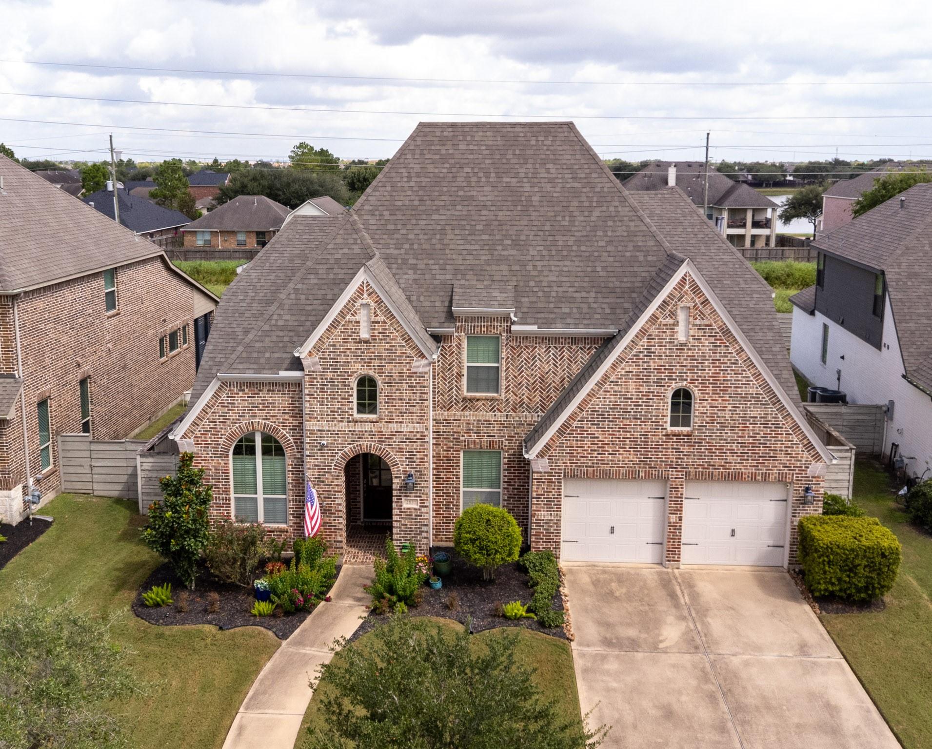 2831 Maple Oak Lane