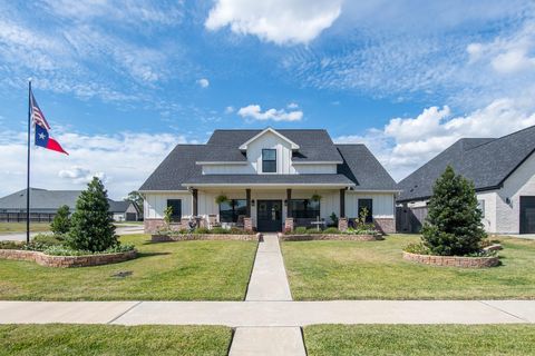 Photo of 1 Greystone Court, Angleton, TX 77515 (MLS # 15464668)