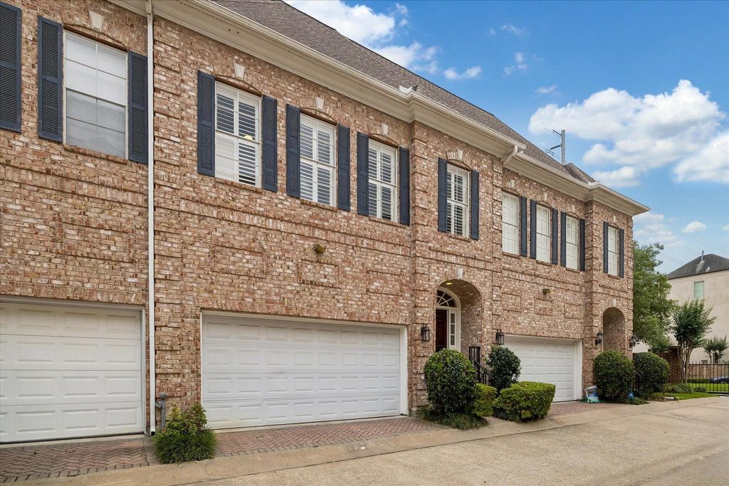 Photo of 1933 Woodbury Street, Houston, TX 77030 (MLS # 69899480)