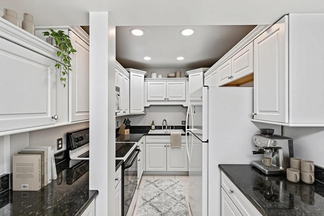 2601 Bellefontaine Street C104