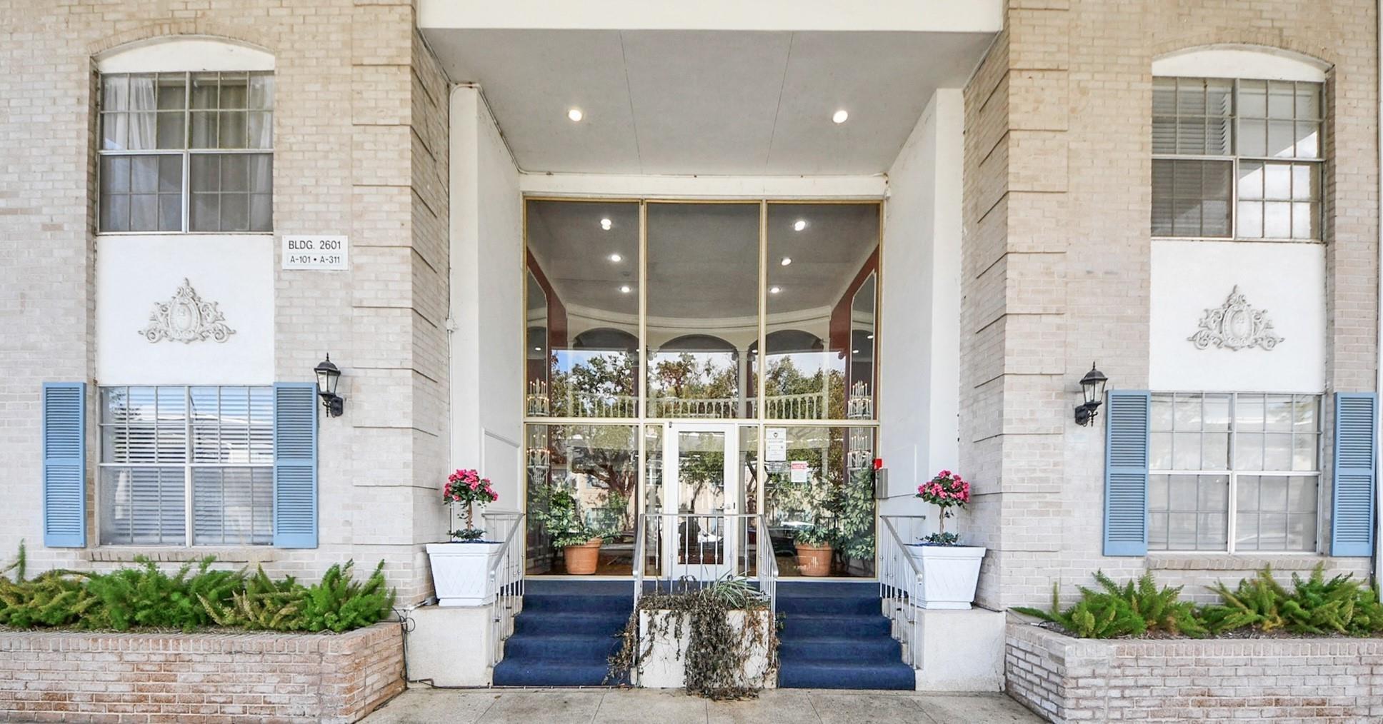 2601 Bellefontaine Street C104