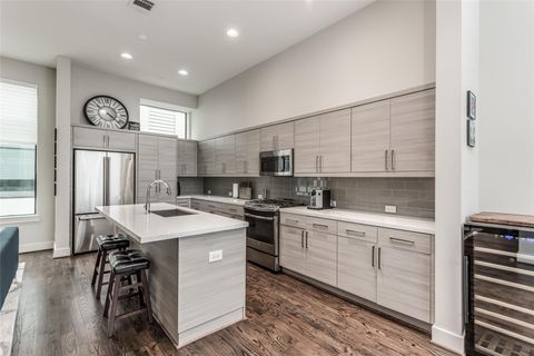 1004 California Street 402 Houston TX 77006