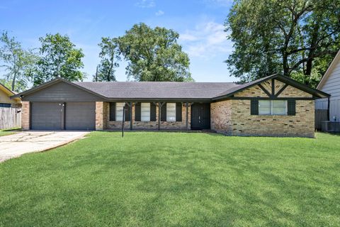 Photo of 340 Maxwell Drive, Beaumont, TX 77707 (MLS # 30647899)
