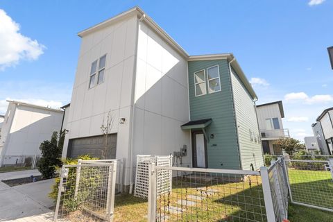 Photo of 9818 Mocking Bird Hill Lane, Houston, TX 77080 (MLS # 92884255)