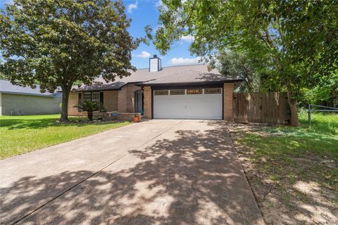 447 Elder Glen Drive Webster TX 77598