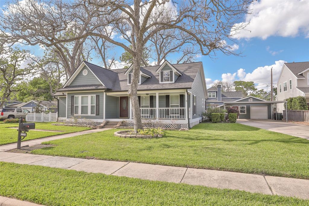 Photo of 115 5th Street, Sugar Land, TX 77498 (MLS # 78890864)