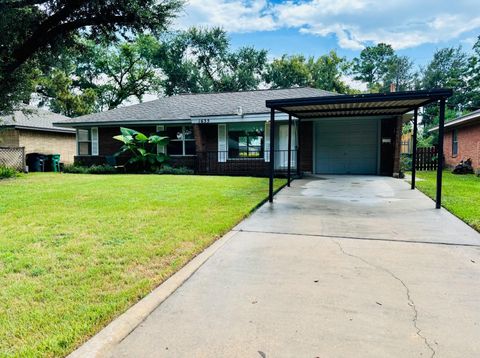 Photo of 1635 Wilde Rock Way, Houston, TX 77018 (MLS # 87861917)