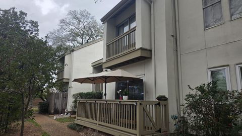 Photo of 2100 Tanglewilde St St #632, Houston, TX 77063 (MLS # 95610022)