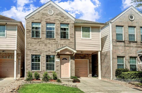Townhouse For Rent - 311 Bayou Street<br/> Houston, TX 77020