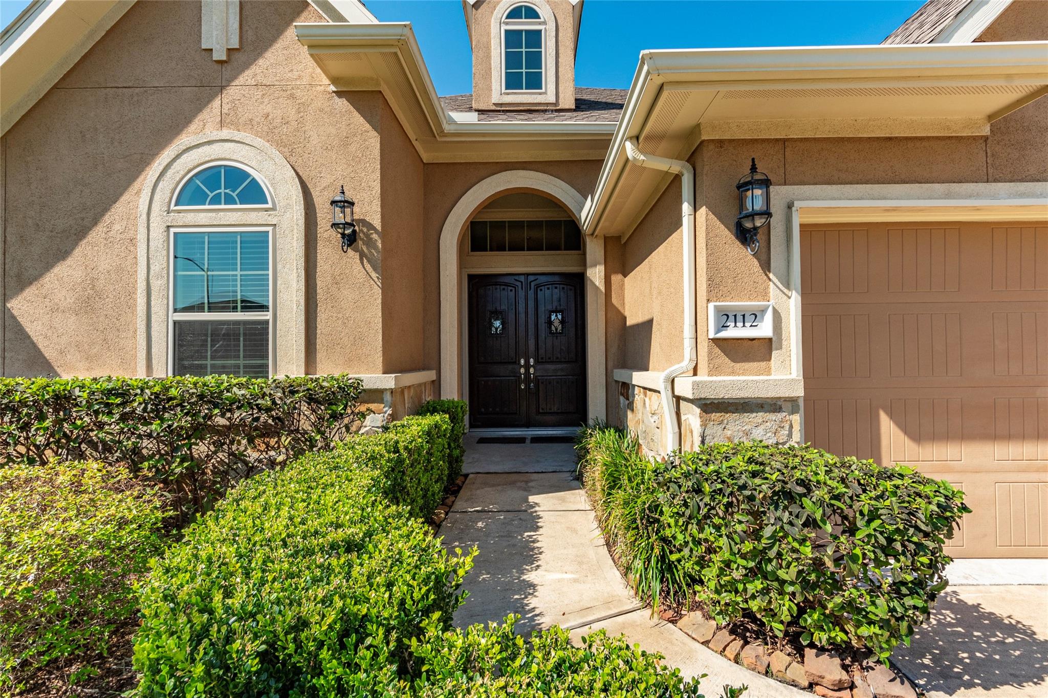 2112 Nogalas Lane