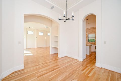 Tiny photo for 1825 W 24th Street, Houston, TX 77008 (MLS # 67251937)