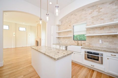 Tiny photo for 1825 W 24th Street, Houston, TX 77008 (MLS # 67251937)