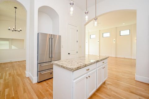 Tiny photo for 1825 W 24th Street, Houston, TX 77008 (MLS # 67251937)