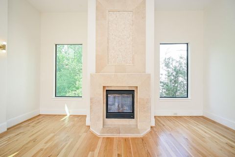 Tiny photo for 1825 W 24th Street, Houston, TX 77008 (MLS # 67251937)