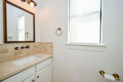 Tiny photo for 1825 W 24th Street, Houston, TX 77008 (MLS # 67251937)