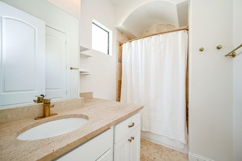 Tiny photo for 1825 W 24th Street, Houston, TX 77008 (MLS # 67251937)