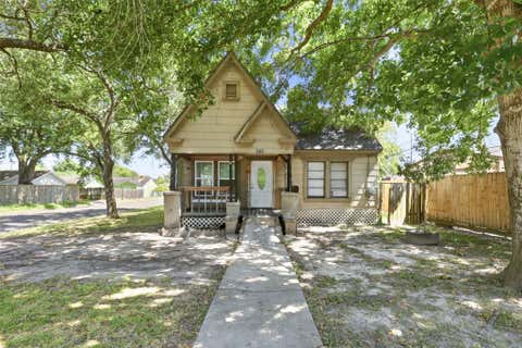 Photo of 800 E Lobit Street, Baytown, TX 77520 (MLS # 94413896)
