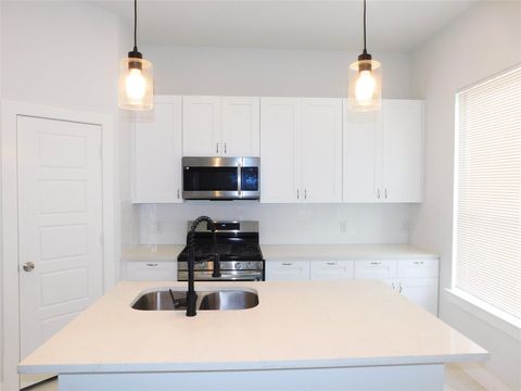 Photo of 7002 S Hall Street #B, Houston, TX 77028 (MLS # 8673075)