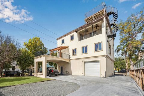 Photo of 1919 Lubbock Street, Houston, TX 77007 (MLS # 92043793)