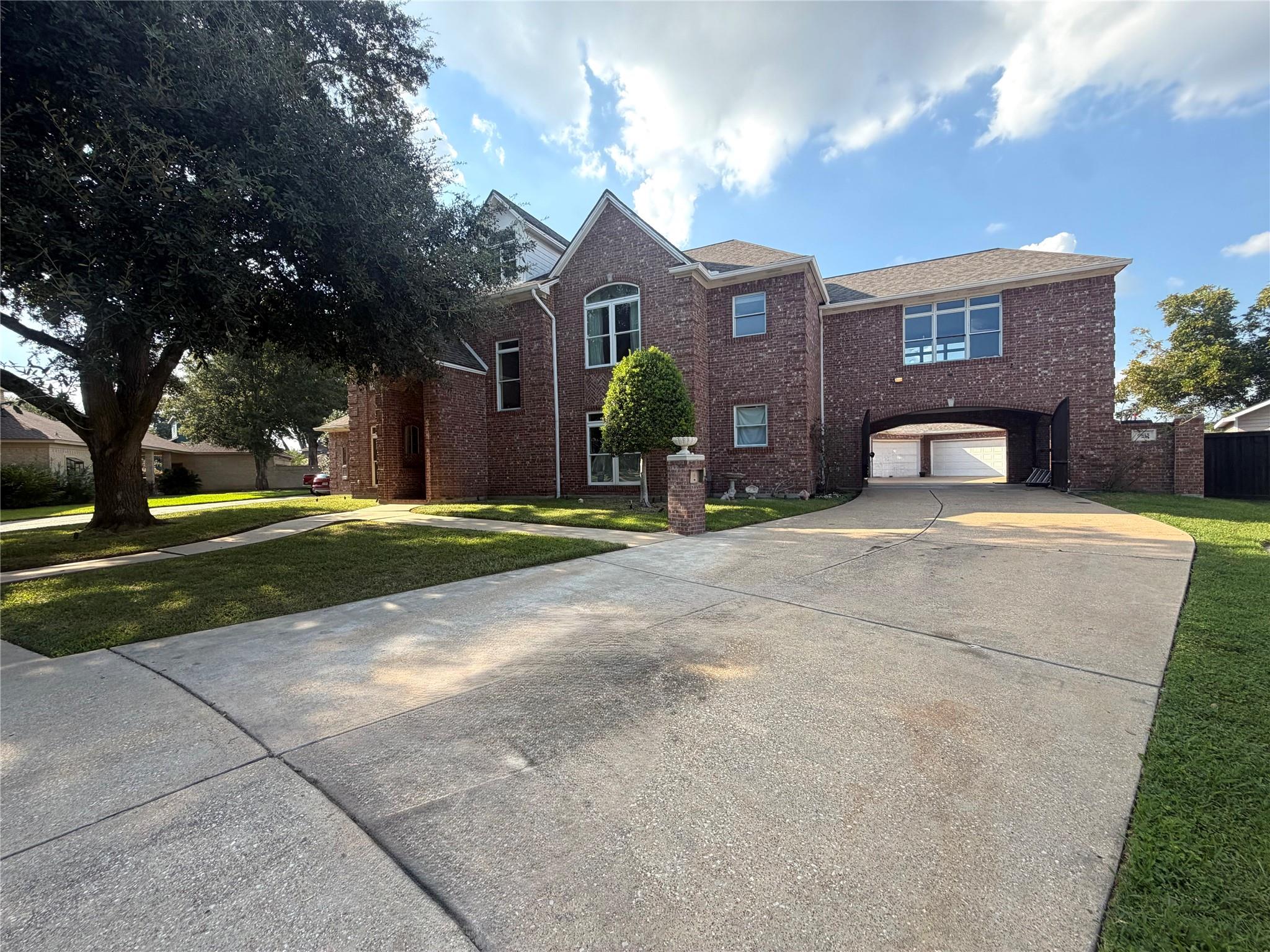 6815 Cedar Point Drive