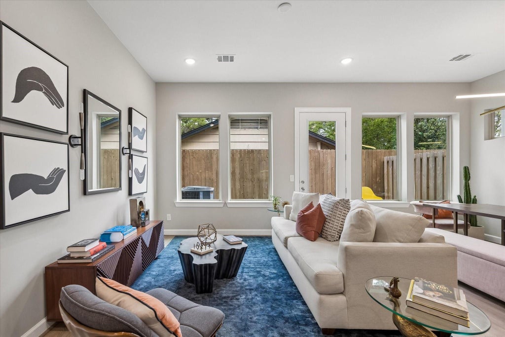 Photo of 5205 Amber Sunrise Drive Dr, Houston, TX 77018 (MLS # 80949299)