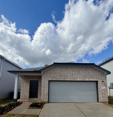 Homes For Sale - 668 Craven Street<br/> Montgomery, TX 77316