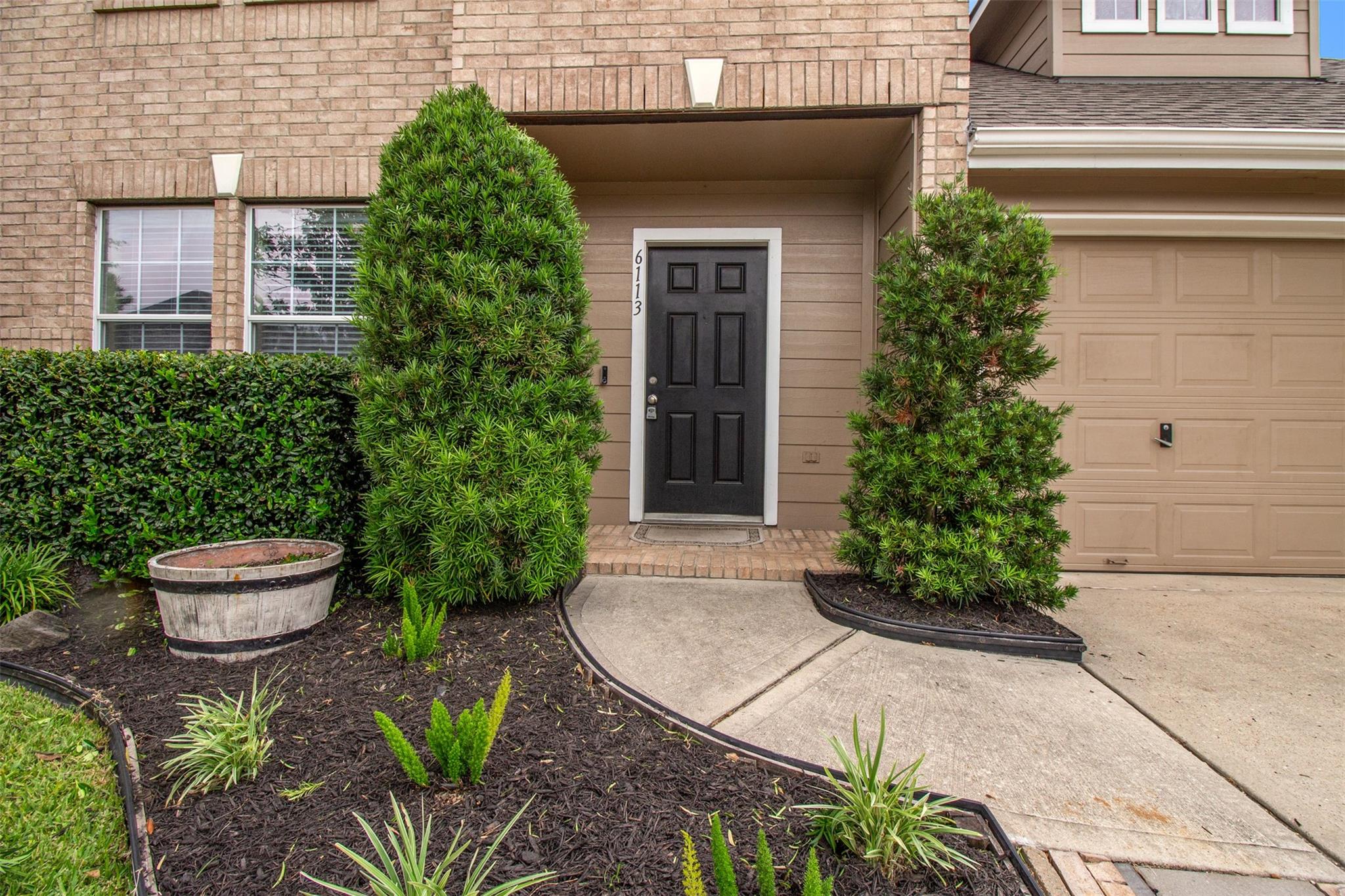 6113 Larrycrest Drive