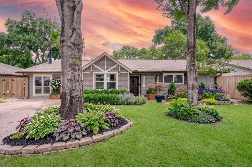 Photo of 3006 Helberg Road, Houston, TX 77092 (MLS # 67882346)