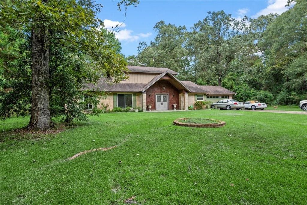 Photo of 206 Dogwood, New Caney, TX 77357 (MLS # 59957307)