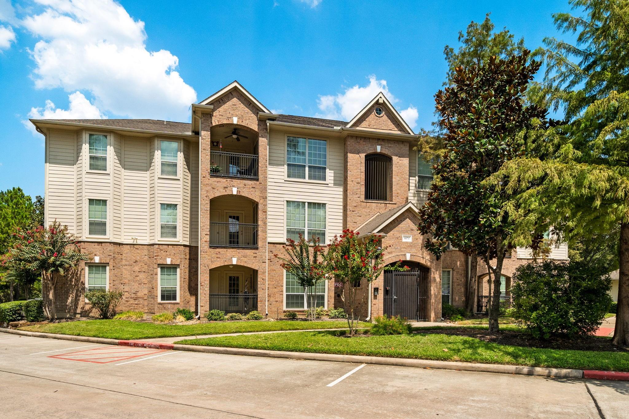 6607 Lake Woodlands Drive 633