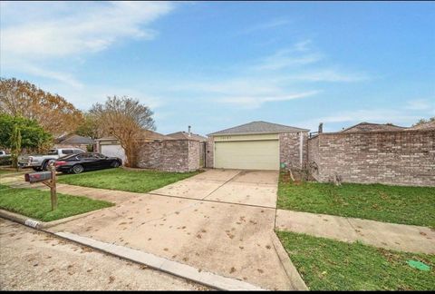 Photo of 16147 New Field Drive, Houston, TX 77082 (MLS # 2353993)