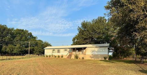 Photo of 427 Old Latexo Road Rd, Crockett, TX 75835 (MLS # 54883187) Photo of 427 Old Latexo Road Rd, Crockett, TX 75835 (MLS # 54883187)