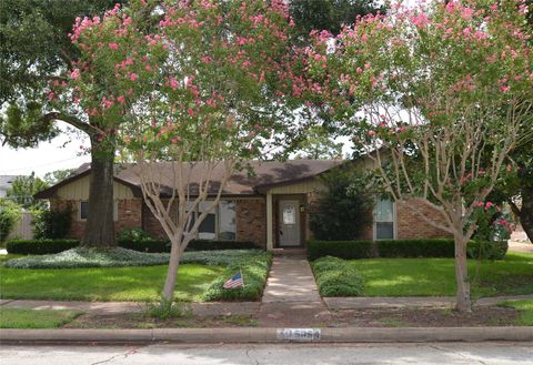 Photo of 5054 Yarwell Drive, Houston, TX 77096 (MLS # 2013781)