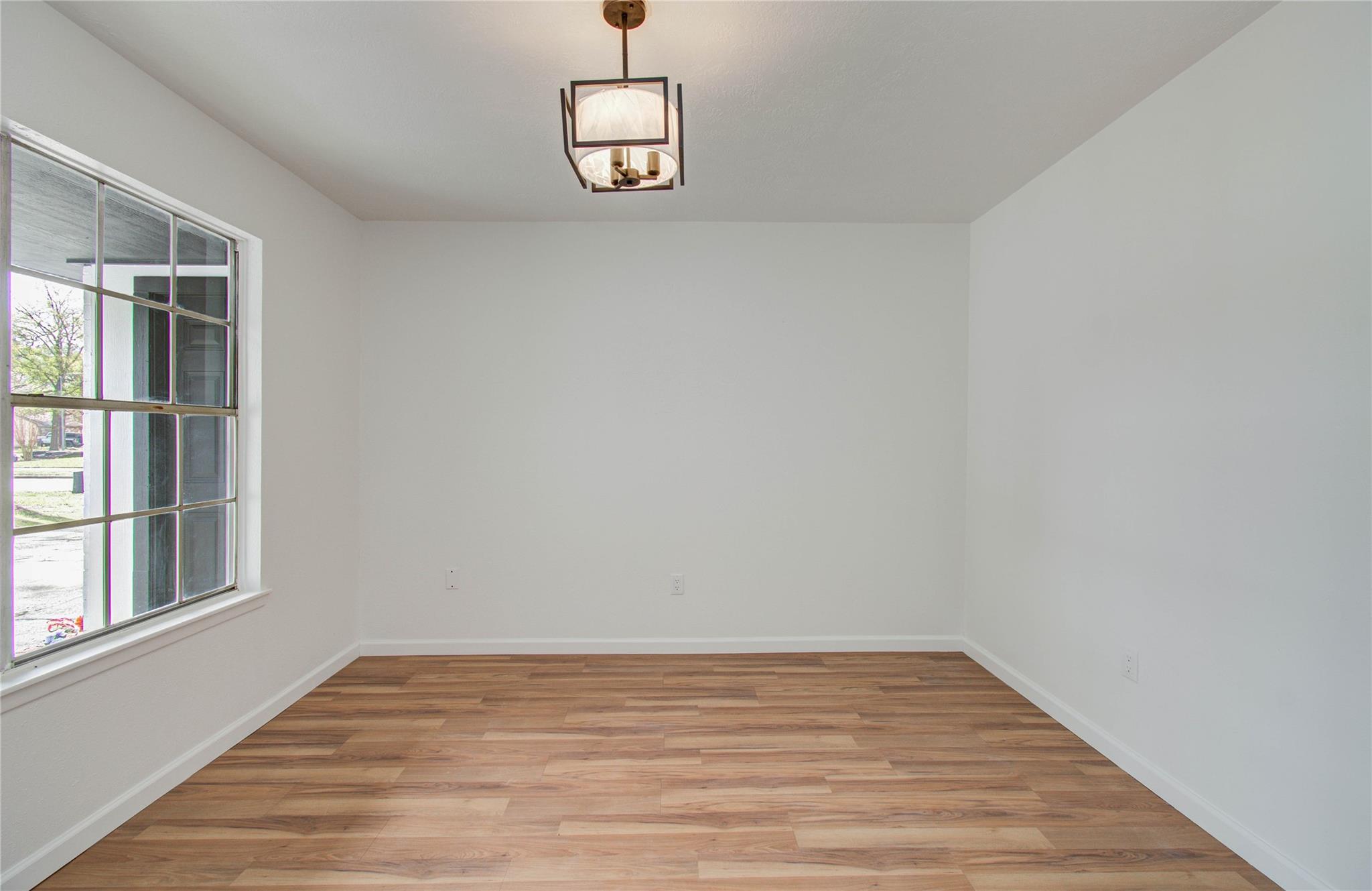 5927 Sunnygate Drive