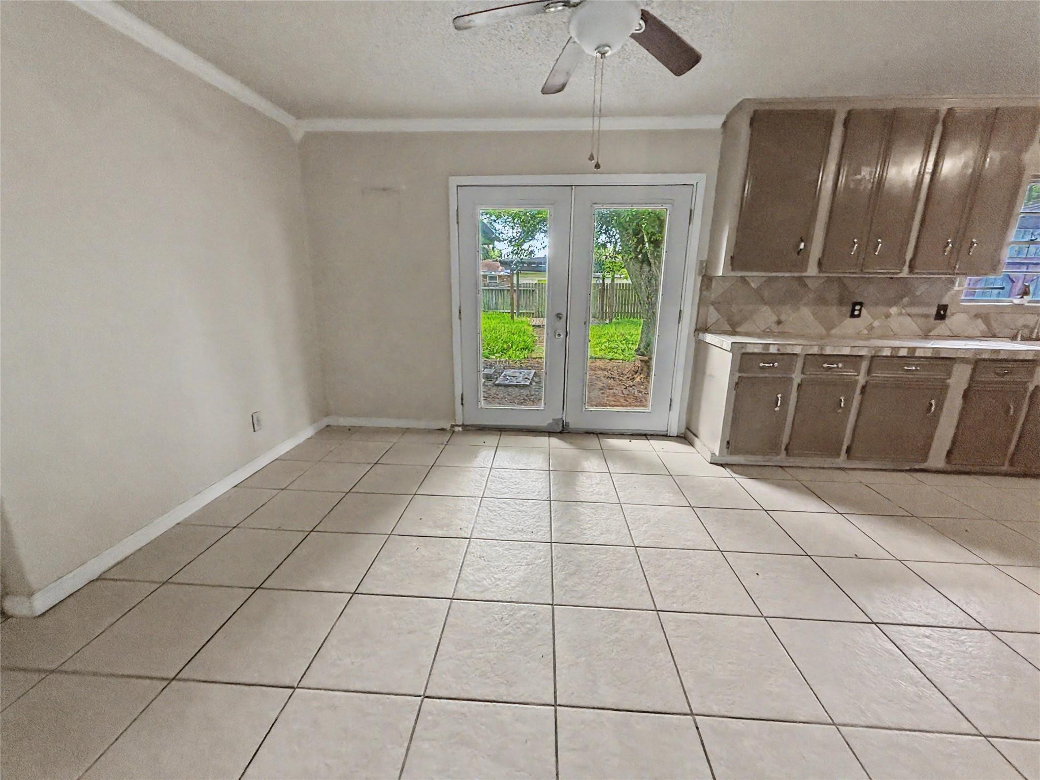 3413 Oleander Avenue