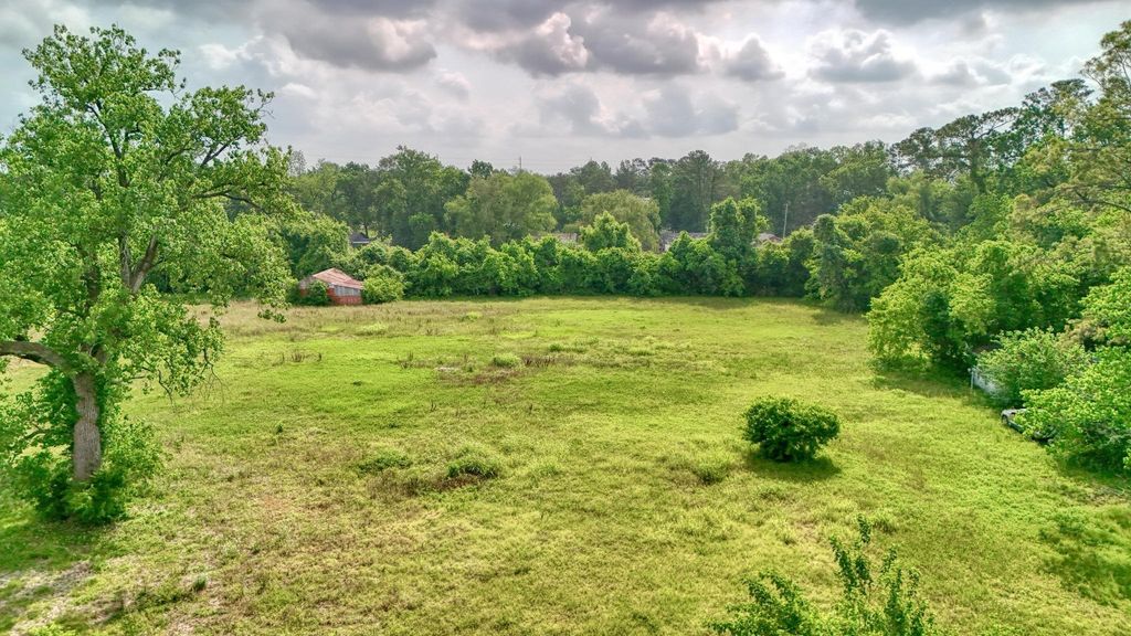 Photo of 1821 S Victory Drive, Houston, TX 77088 (MLS # 23481333)