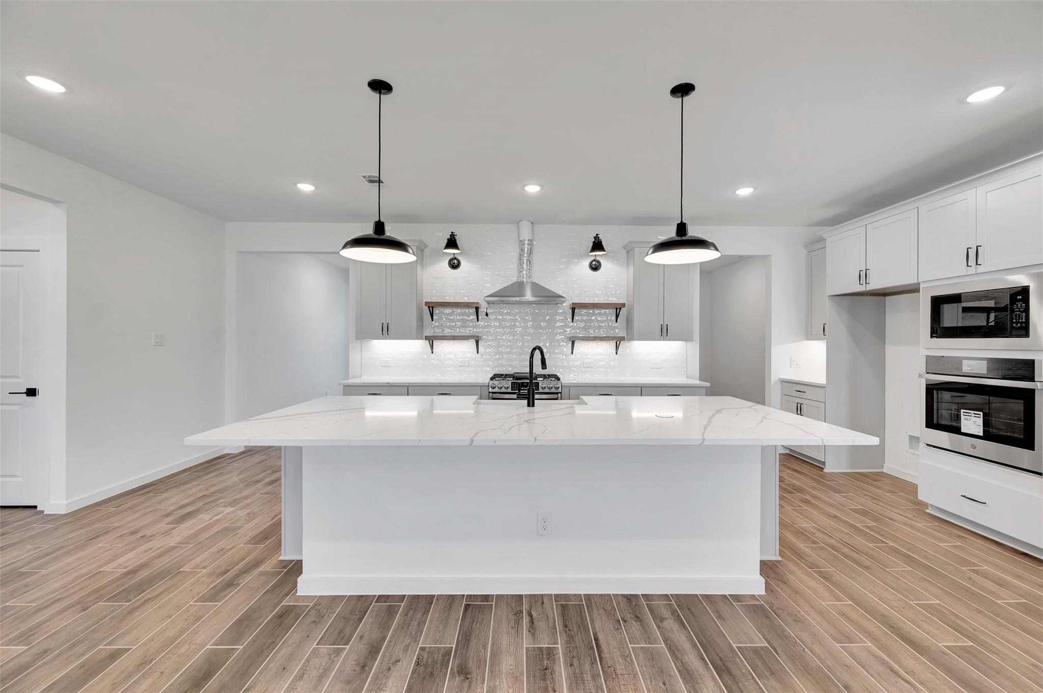 12123 Old Fashion Circle