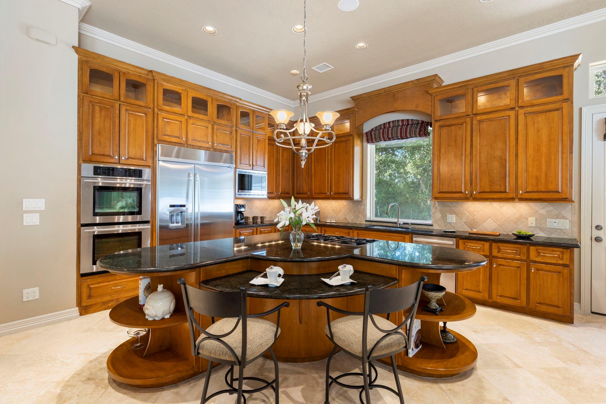 3711 Chateau Cove
