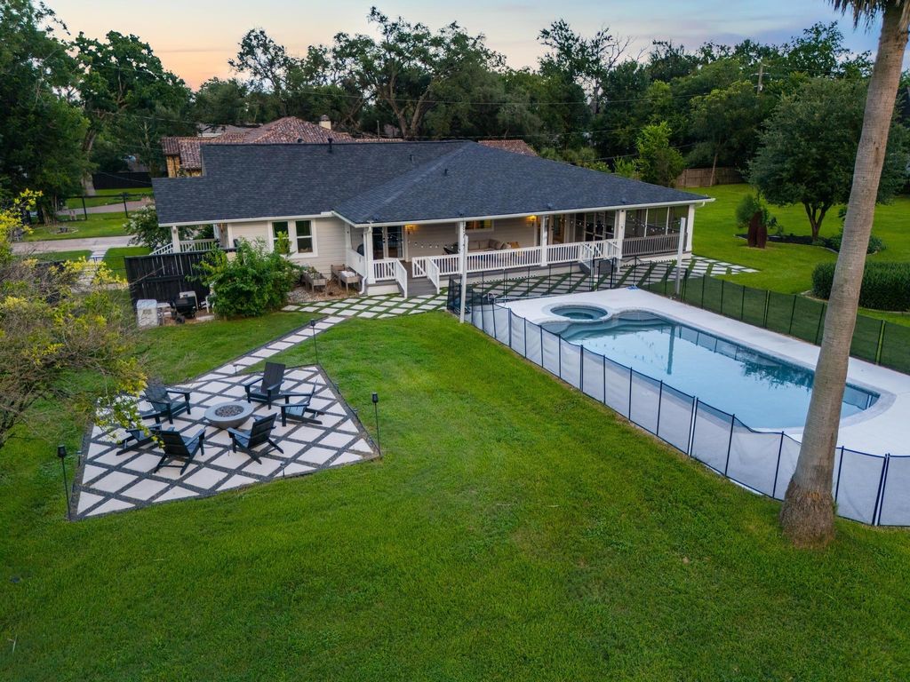 Photo of 9115 Poco Road, Houston, TX 77080 (MLS # 74164010)