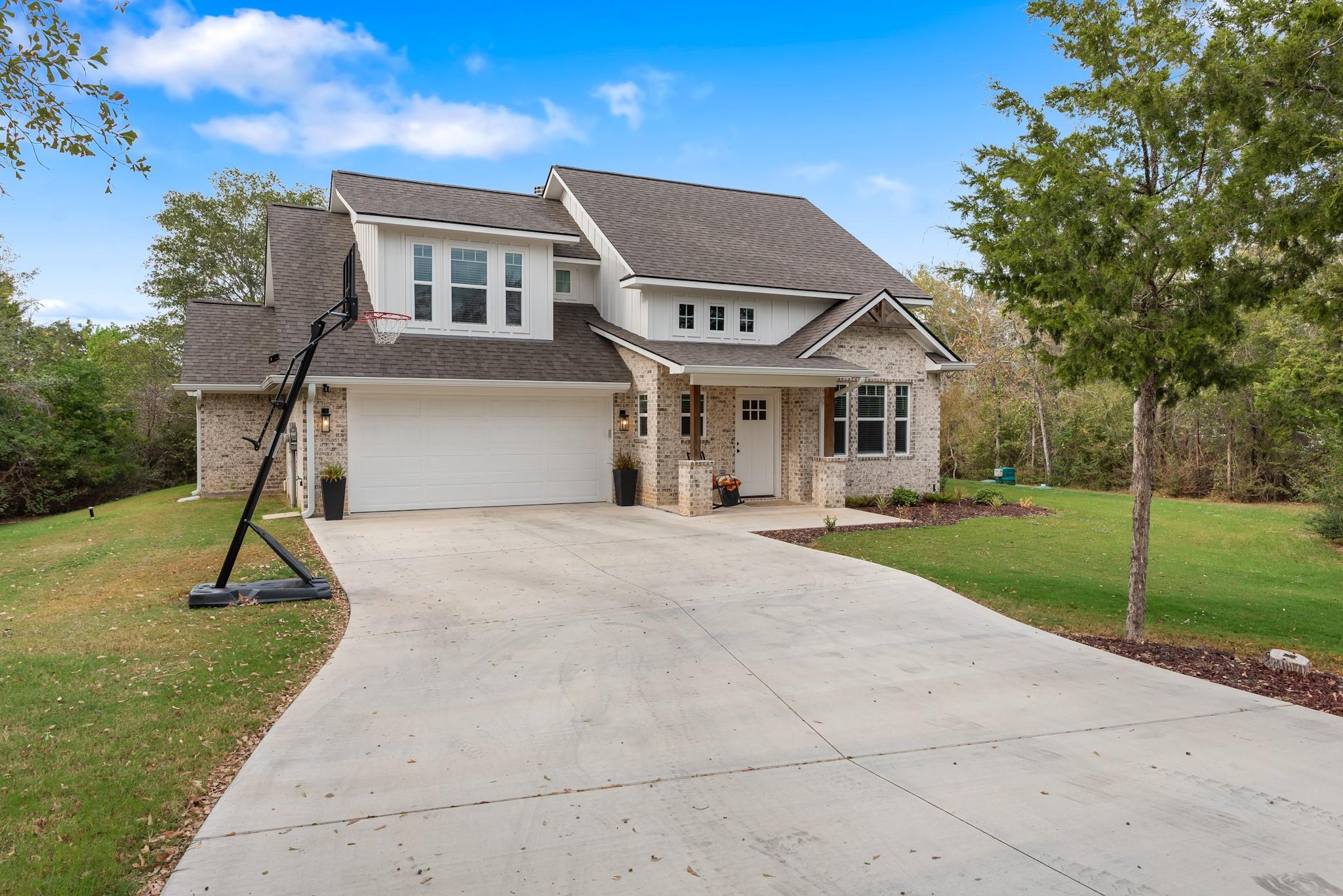 11132 Forest Drive