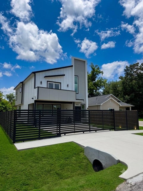 Photo of 8138 Howton Street, Houston, TX 77028 (MLS # 90820835)