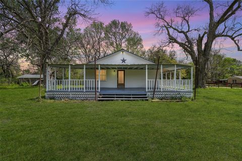 Homes For Sale - 279 County Road 2363<br/> Hardin, TX 77575