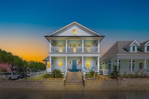Homes For Sale - 7 Mariner Pass<br/> Galveston, TX 77554