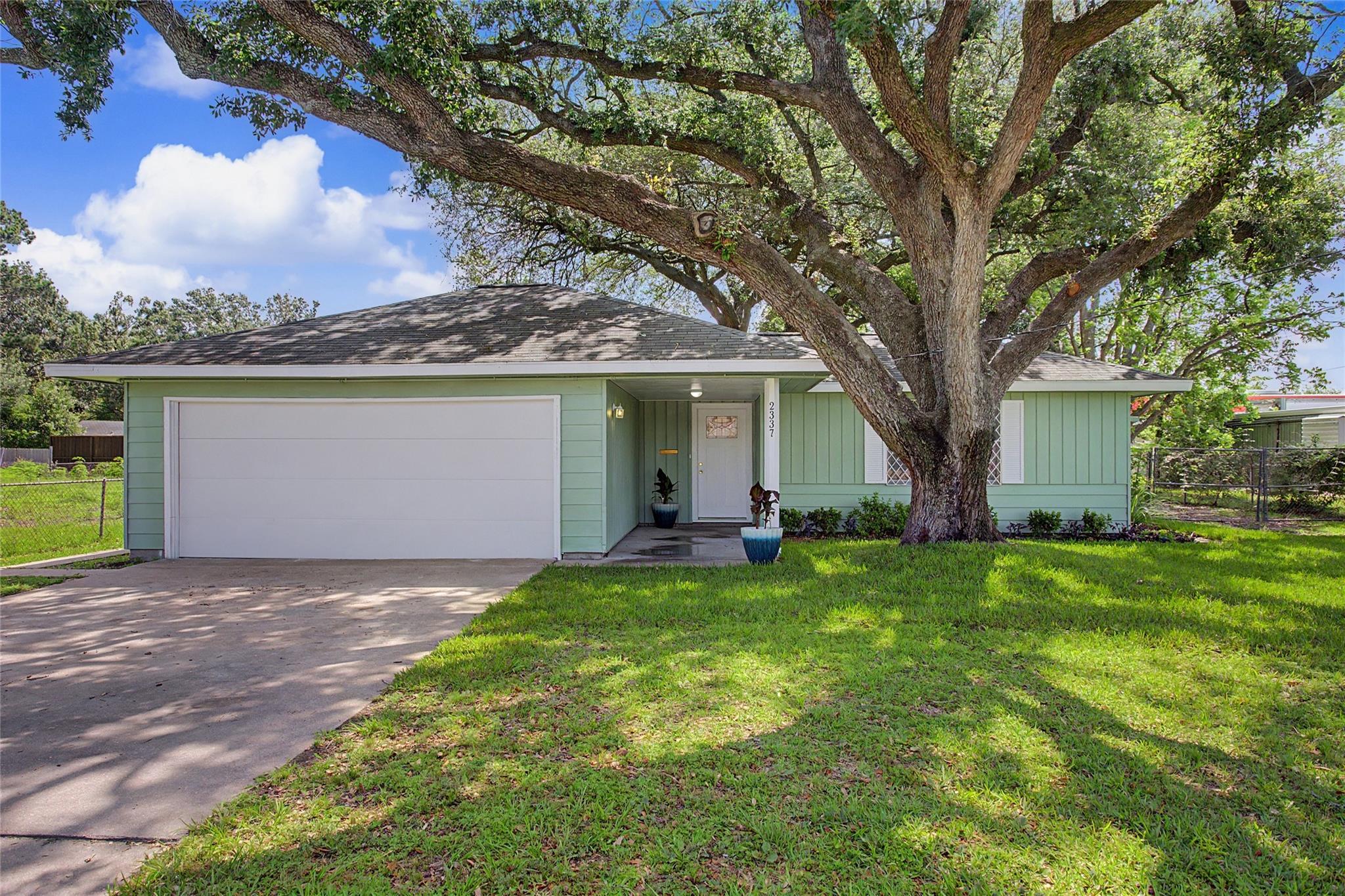 2337 Pearland Avenue