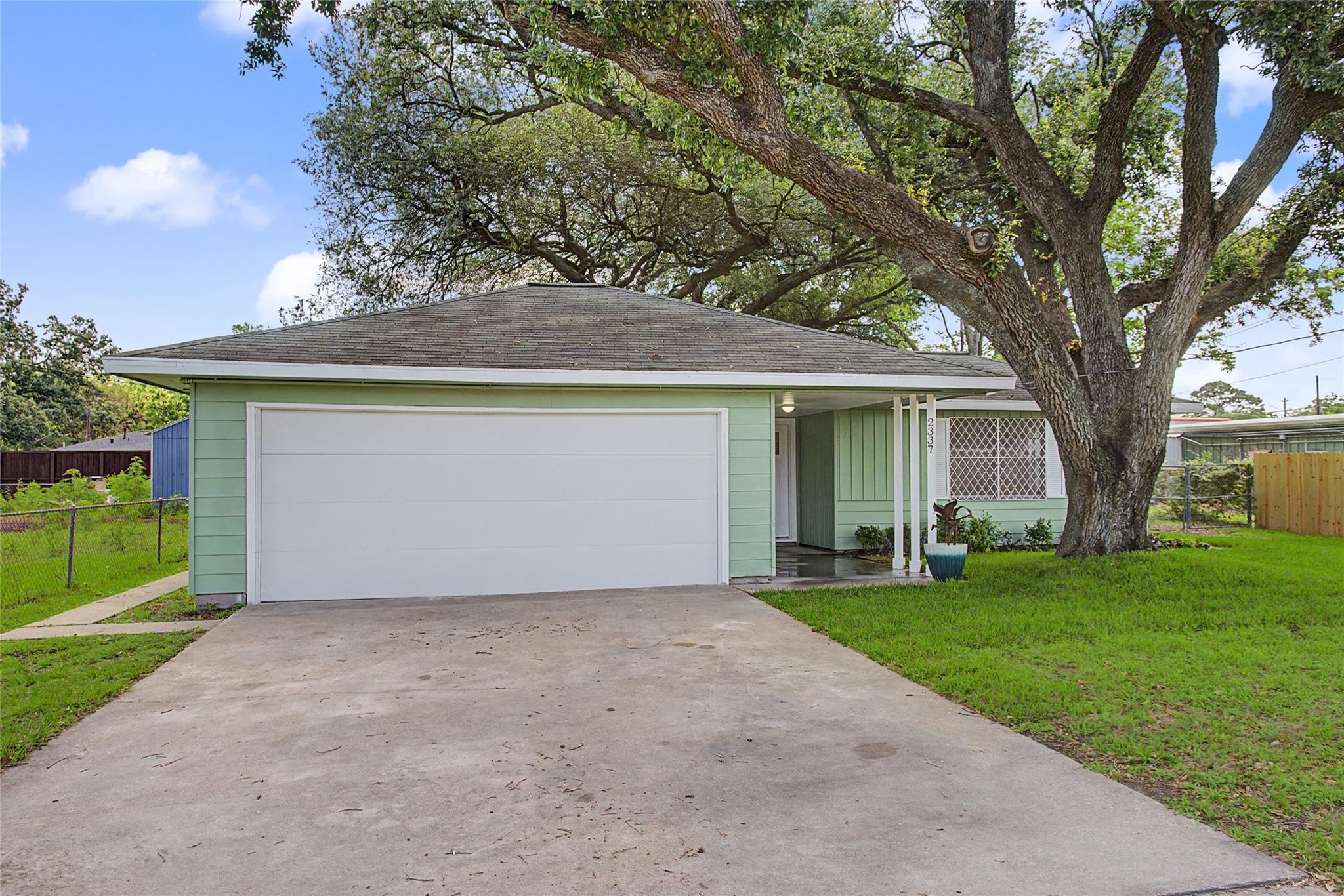 2337 Pearland Avenue