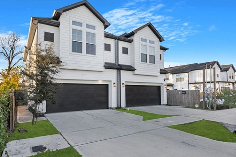 Photo of 907 Pollard Street #B, Houston, TX 77020 (MLS # 68414813)