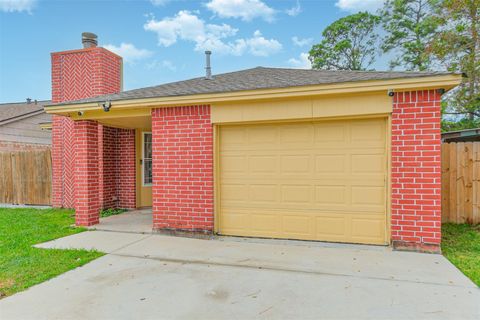 Photo of 8611 Flower Path Street, Houston, TX 77044 (MLS # 93236718)
